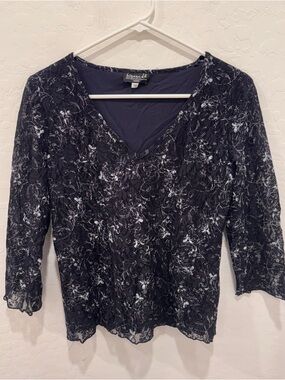 Biyaycda Shirt Women’s Medium Black White Floral Lace Lettuce Hem Y2K Vintage